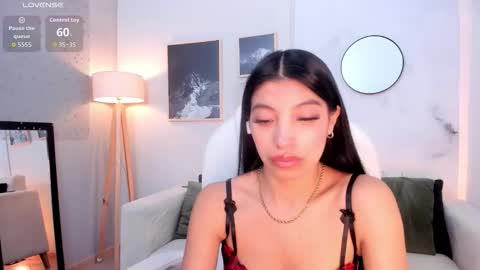 Snapshot of tiffany_low chatting on 02.04.26 tiffany_low online show from 02.04.26