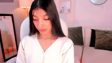 Snapshot of tiffany_low chatting on 02.25.26 tiffany_low online show from 02.25.26