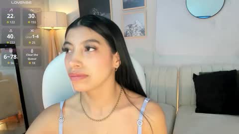 Snapshot of tiffany_low chatting on 02.26.26 tiffany_low online show from 02.26.26