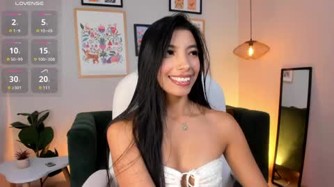 Snapshot of tiffany_low chatting on 05.26.26 tiffany_low online show from 05.26.26