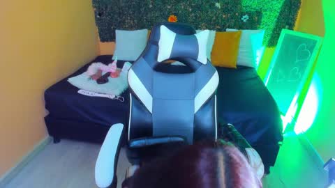 Snapshot of tiffany_sander chatting on 12.24.24 tiffany_sander online show from 12.24.24