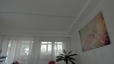 Tiffany Houston online show from 12.05.25