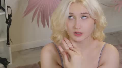 tiffanyjons online show from 10.04.25