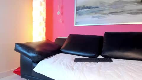 Stefany Suarez online show from 02.11.25