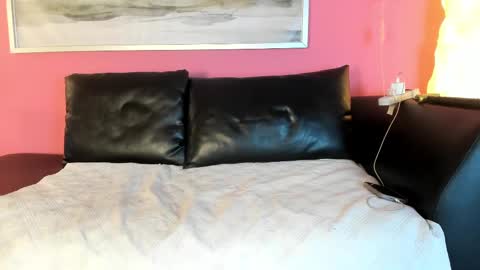 Stefany Suarez online show from 10.04.25