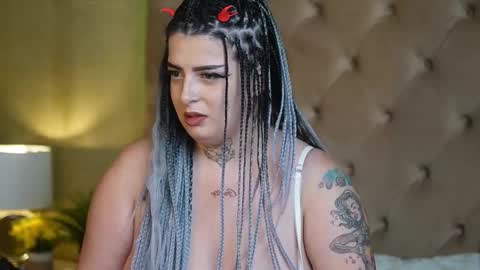 Snapshot of tiffanytrinity chatting on 10.13.25 Tiffany online show from 10.13.25