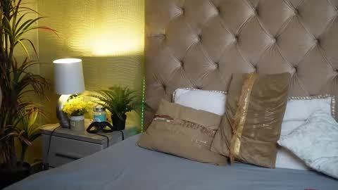 Snapshot of tiffanytrinity chatting on 11.02.25 Tiffany online show from 11.02.25