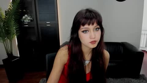 tiffanyyoun online show from 09.21.25