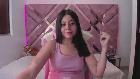 Snapshot of tigerbaby_ chatting on 06.17.26 Ana online show from 06.17.26