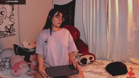 Snapshot of tigerlily__1 chatting on 12.06.24 Lilith online show from 12.06.24