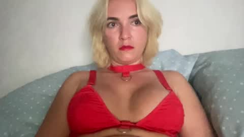 Snapshot of tightpinkpussy420 chatting on 12.24.24 CaliforniaGoddess online show from 12.24.24