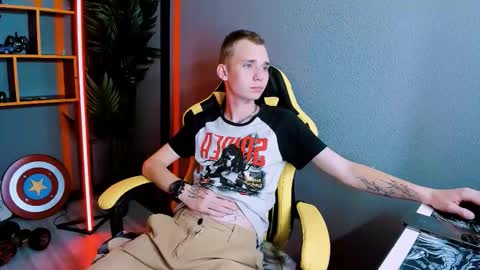 Snapshot of tim_blackk chatting on 09.14.25 Tim online show from 09.14.25