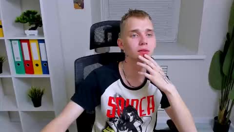 Snapshot of tim_blackk chatting on 10.15.25 Tim online show from 10.15.25