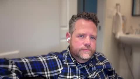 Snapshot of timjcali chatting on 11.05.25 Tim online show from 11.05.25