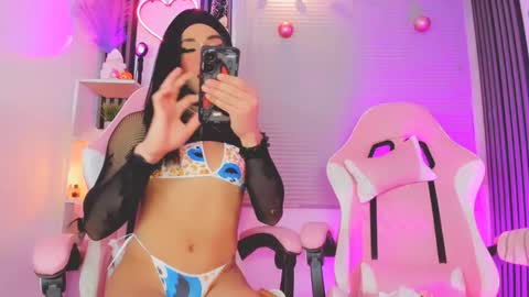 Snapshot of timmy_boyy chatting on 12.14.25 Hallie And Annie online show from 12.14.25