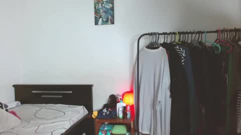 Snapshot of timmyhotmilk chatting on 01.05.25 timmy  independent model  help me reach 50 thumbs up pls online show from 01.05.25