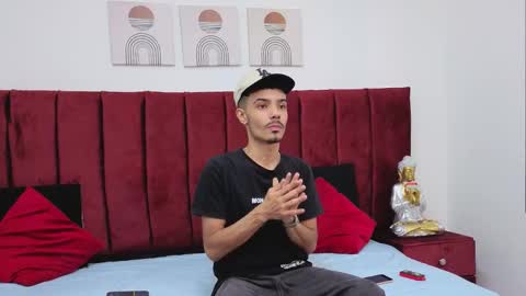 Snapshot of timothe_evans chatting on 10.06.25 Evans online show from 10.06.25