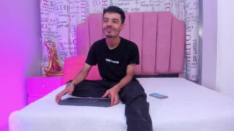 Snapshot of timothe_evans chatting on 10.20.25 Evans online show from 10.20.25