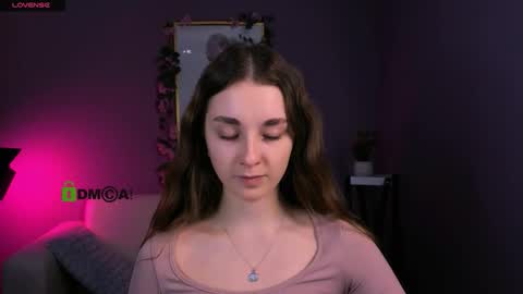 Snapshot of tina_bright_ chatting on 12.17.25 tina bright online show from 12.17.25