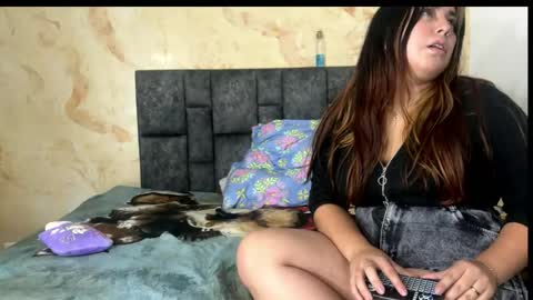 Snapshot of tina_russo chatting on 04.21.26 tina_russo online show from 04.21.26