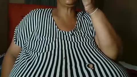 tinagiant online show from 04.19.26