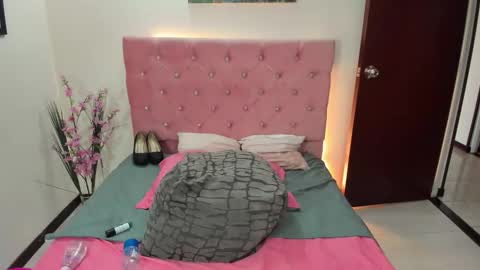 Snapshot of tinalorenz chatting on 02.17.26 Tina online show from 02.17.26