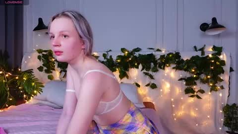 tinasiner online show from 03.09.25