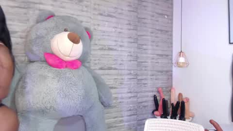 Snapshot of tinna__hottie chatting on 05.05.26 Tinna Goddess online show from 05.05.26