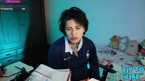 I AM BELLA  ----------- follow my  IG  TINNS 69 online show from 12.10.24