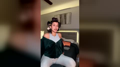 tiny_0899 online show from 03.18.26