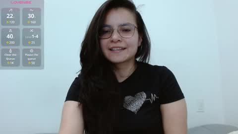 Tiny Caroline online show from 02.04.25