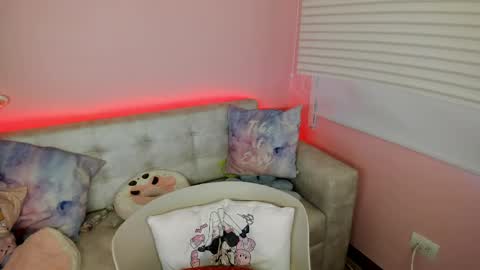 tiny_cora online show from 04.19.26