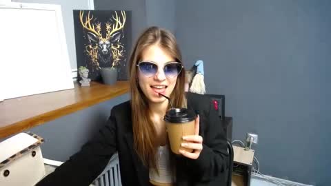 Gloria online show from 03.10.25