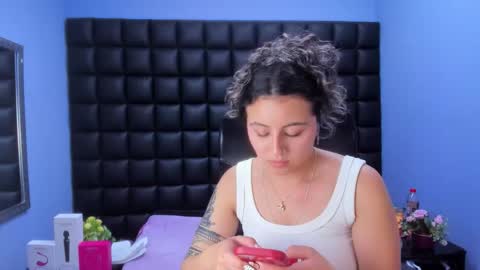 Snapshot of tiny_love_ chatting on 02.09.26 tiny online show from 02.09.26