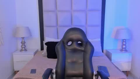 Thomm  Independent Model online show from 02.07.26