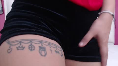 tiny_whore18 online show from 12.31.24