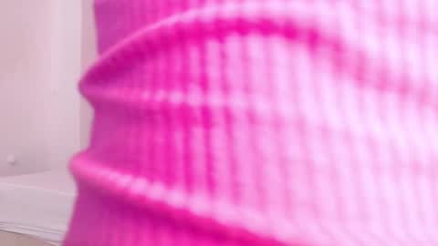 tiny_whore18 online show from 10.04.25