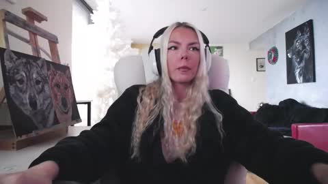 stage Kylie Sinner  brand CLITBAIT online show from 11.08.25