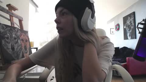 stage Kylie Sinner  brand CLITBAIT online show from 11.19.25