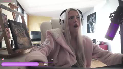 stage Kylie Sinner  brand CLITBAIT online show from 02.26.26