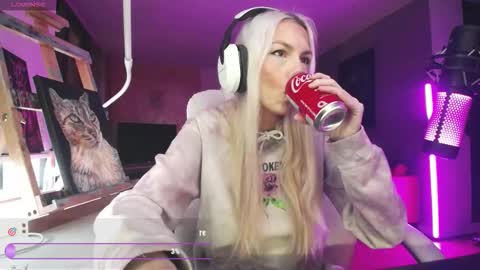 stage Kylie Sinner  brand CLITBAIT online show from 03.03.26