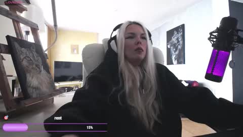 stage Kylie Sinner  brand CLITBAIT online show from 03.08.26