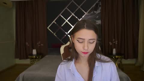 Snapshot of tinynataliee chatting on 12.13.25 tinynataliee online show from 12.13.25