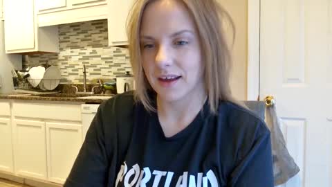 Snapshot of tinywithtiddies chatting on 12.19.25 tinywithtiddies online show from 12.19.25