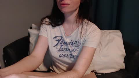 Snapshot of tinyytina chatting on 12.14.24 TinyyTina online show from 12.14.24