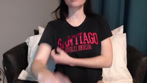 Snapshot of tinyytina chatting on 12.16.24 TinyyTina online show from 12.16.24