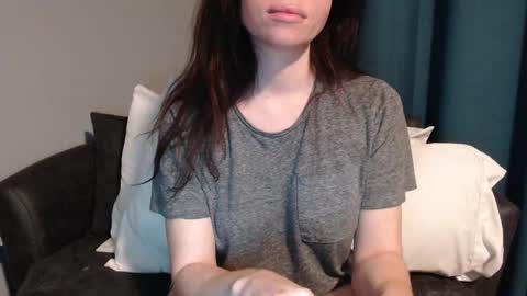 Snapshot of tinyytina chatting on 12.19.24 TinyyTina online show from 12.19.24