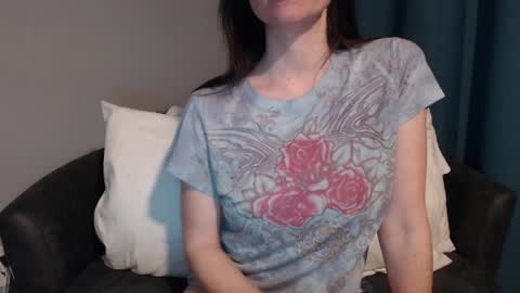 Snapshot of tinyytina chatting on 12.22.24 TinyyTina online show from 12.22.24