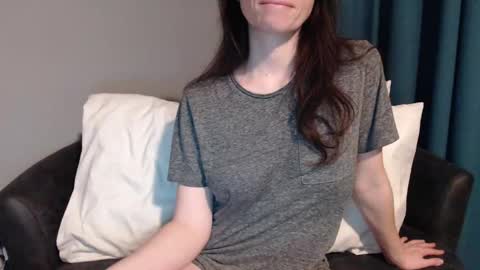 Snapshot of tinyytina chatting on 01.05.25 TinyyTina online show from 01.05.25