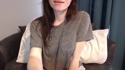 Snapshot of tinyytina chatting on 01.05.25 TinyyTina online show from 01.05.25